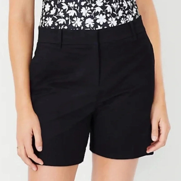 Ann Taylor Pants - NWT Ann Taylor Devin Metro short black. Size 6